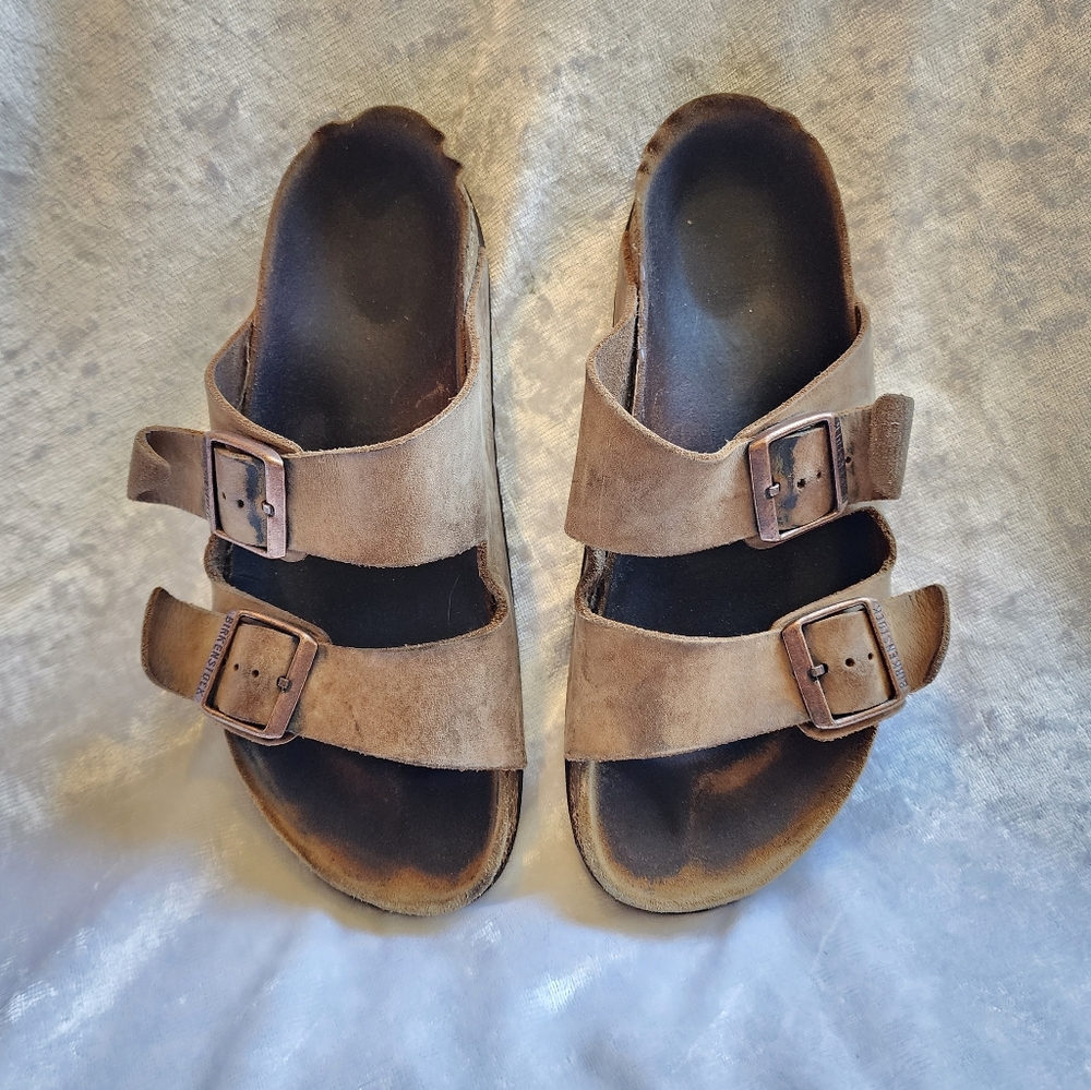 Birkenstock Womens Arizona Sandal size 9 Brown Leather strappy slip on
